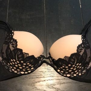 Victoria’s Secret Very Sexy Push-up bra